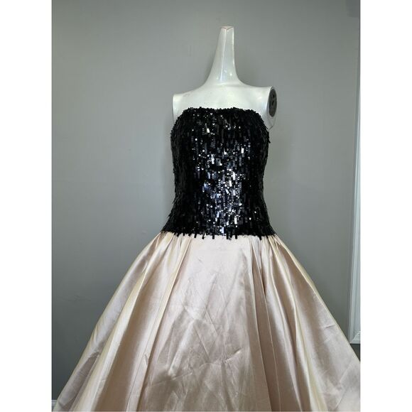 NWT Pamella Roland Mixed-Media Sequin-Embroidered Gown Blush Black Size 10 $4895 - Picture 5 of 13